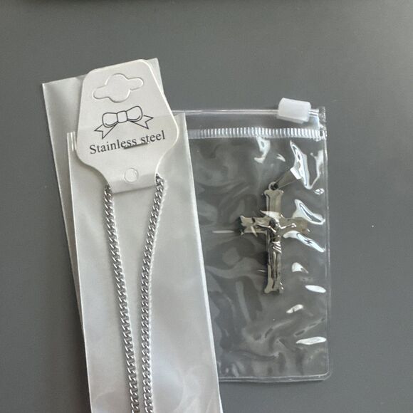 Stainless Steel Saint Jesus Christ Crucifix Pendant Chain Necklace Unisex Silver - Picture 6 of 6